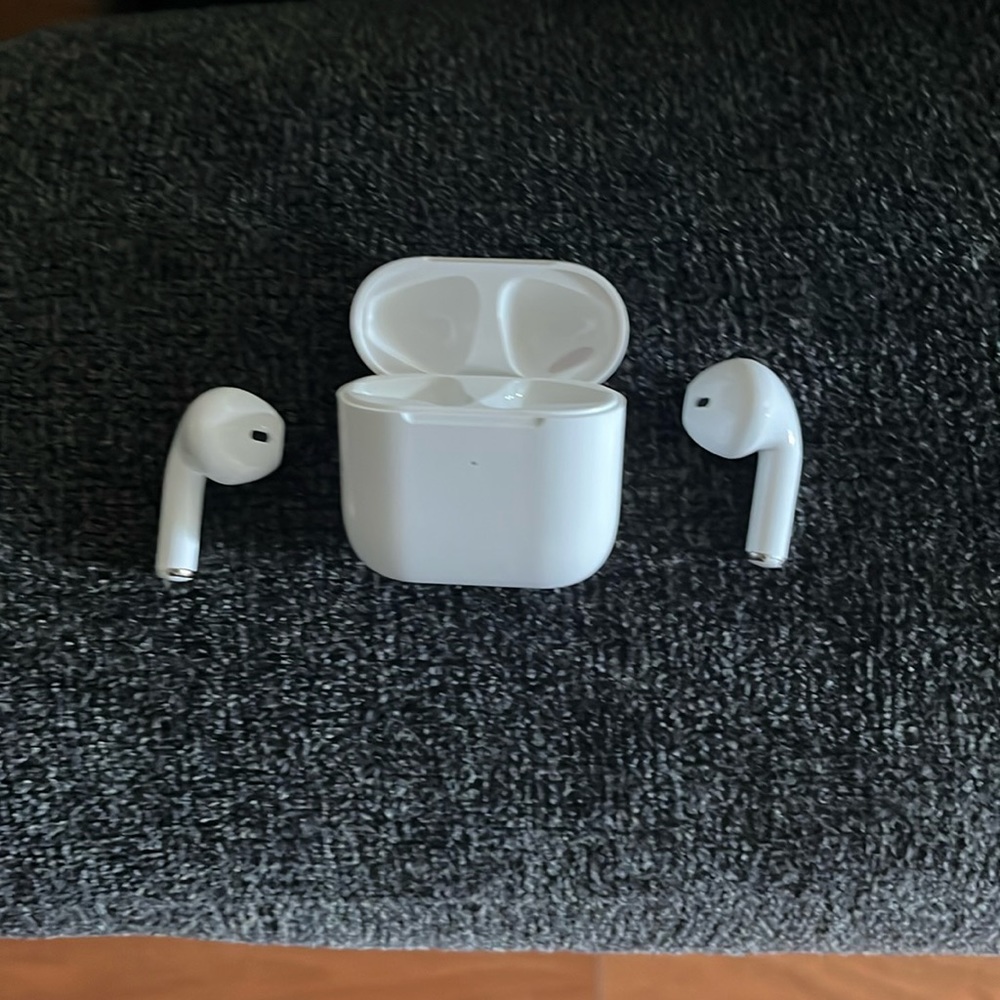 Earbuds - Picture 5 of 5